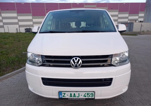 Volkswagen Caravelle cena 118000 przebieg: 104000, rok produkcji 2015 z Krzywiń małe 106